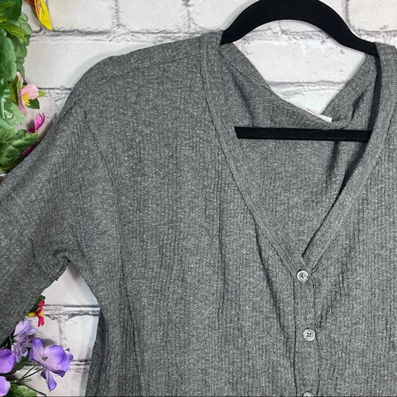¥💙2/$40💙NWT SO Grey Long Sleeve Button Down Lightweight Cardigan Size Small - Picture 5 of 16